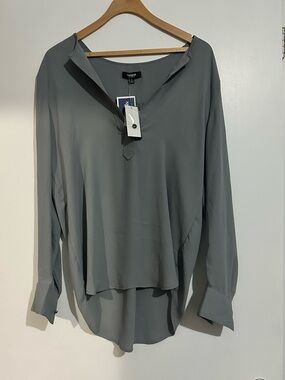 Premise V-Neck Blouse in Gray